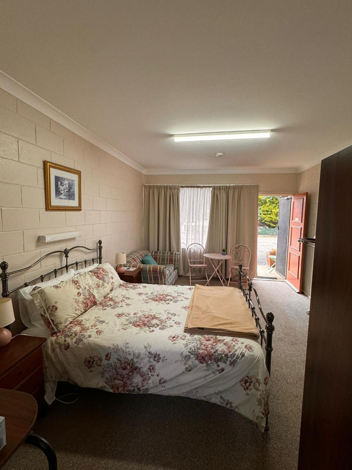 Alpine Country Motel Plus Free Coffee Cooma Exterior foto