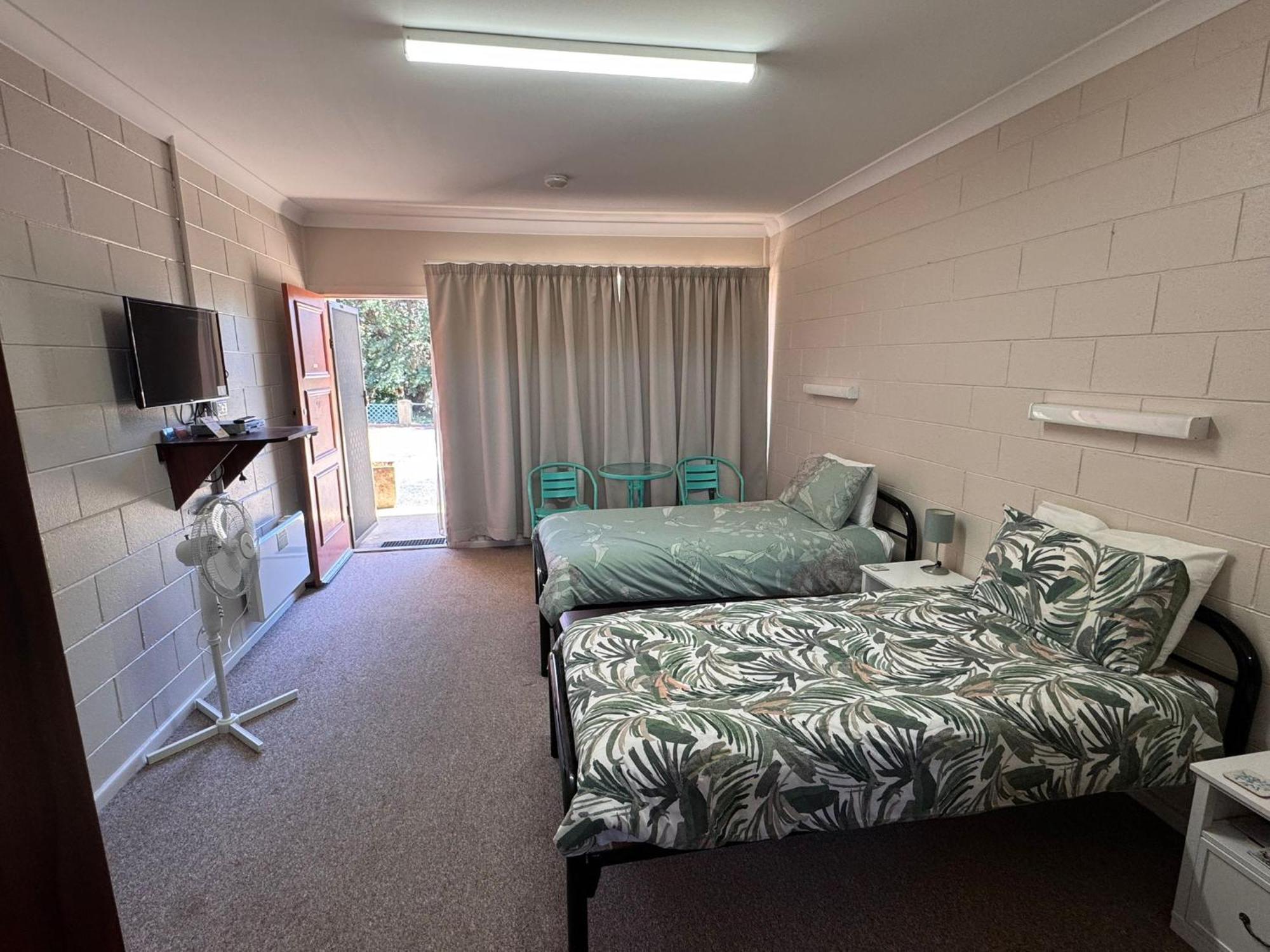 Alpine Country Motel Plus Free Coffee Cooma Exterior foto