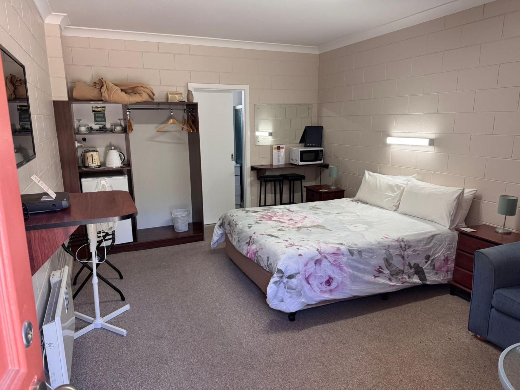 Alpine Country Motel Plus Free Coffee Cooma Exterior foto